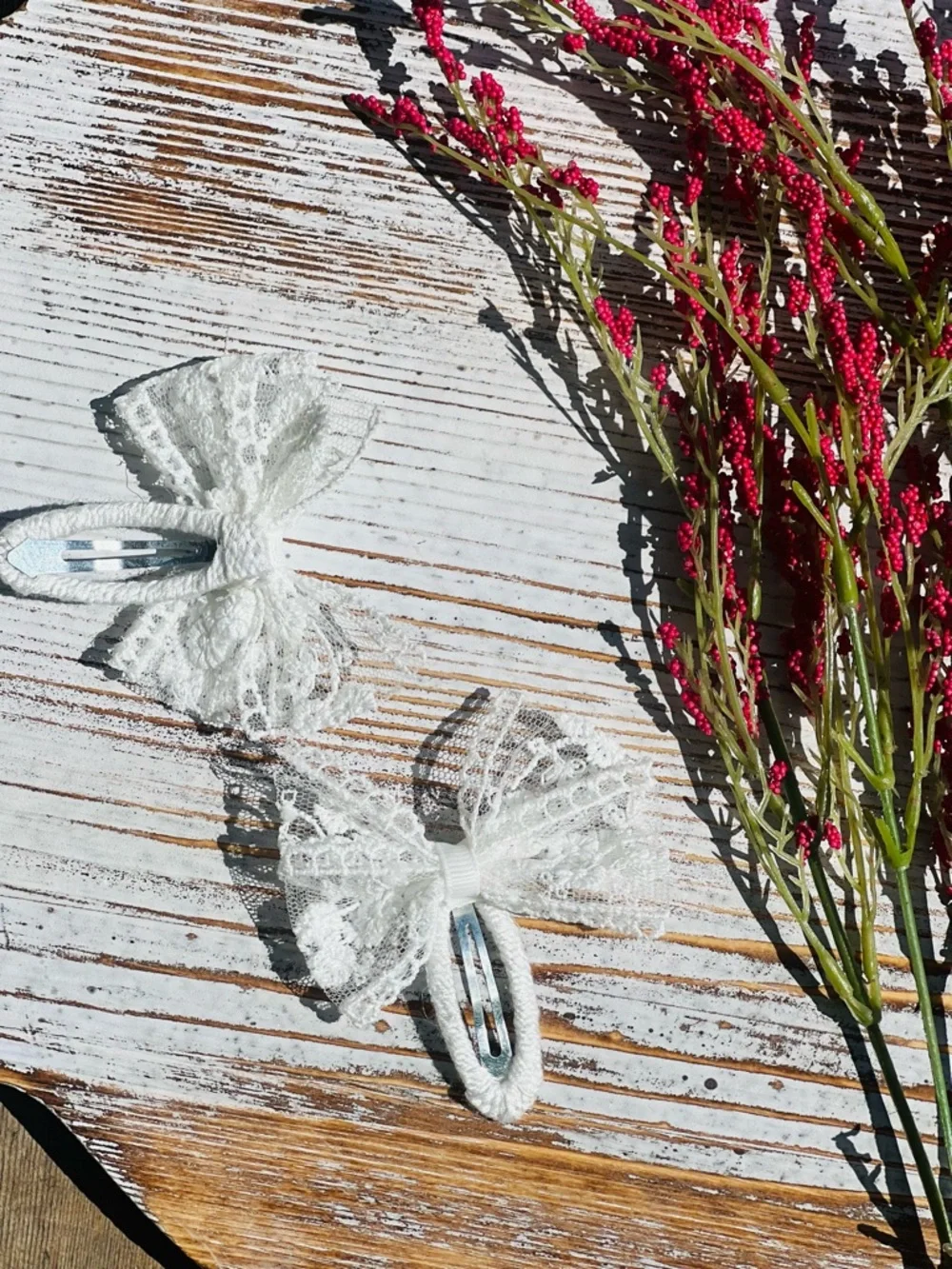 White Lace Bow Hair Clips for Kids - Charming Accessory